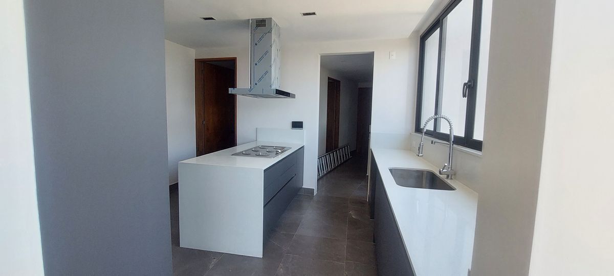 15, Cerrada Bugambilia, 001, Bosque Real, 52774 con 3 Recámaras, 3 Baños, 460 Metros Cuadrados y 4 Puestos de Estacionamiento 15, Cerrada Bugambilia, 001, Bosque Real, 52774 con 3 Recámaras, 3 Baños, 460 Metros Cuadrados y 4 Puestos de Estacionamiento